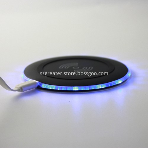 Portable wireless charger for cellphone